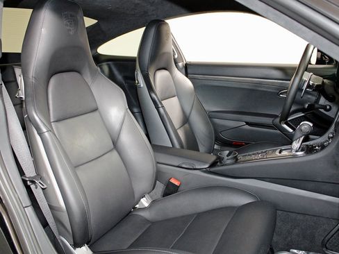 Used 2016 Porsche 911 Turbo image 35