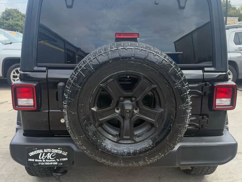 Used 2018 Jeep Wrangler Unlimited Sport S AWD/4WD image 6