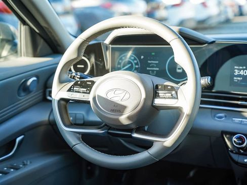 Certified 2024 Hyundai Elantra SEL w/ Convenience Package image 15