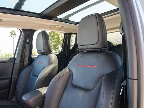 Used 2021 Jeep Renegade Trailhawk w/ Sun & Sound Group AWD/4WD image 18