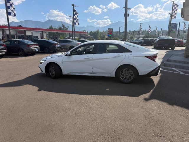 Used 2024 Hyundai Elantra SEL FWD image 5