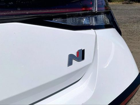 Used 2025 Hyundai Elantra N FWD image 11