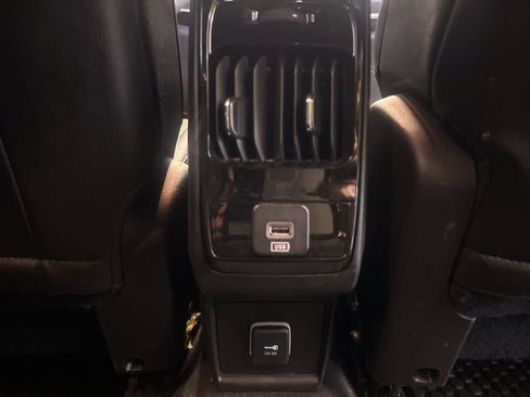 Used 2025 Jeep Compass Trailhawk w/ Trailer Tow Group AWD/4WD image 10