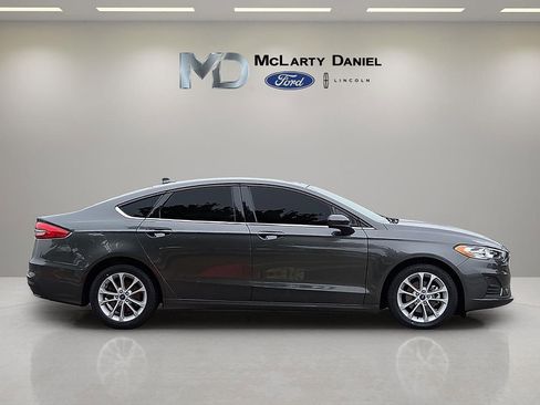 Used 2020 Ford Fusion SE FWD image 6