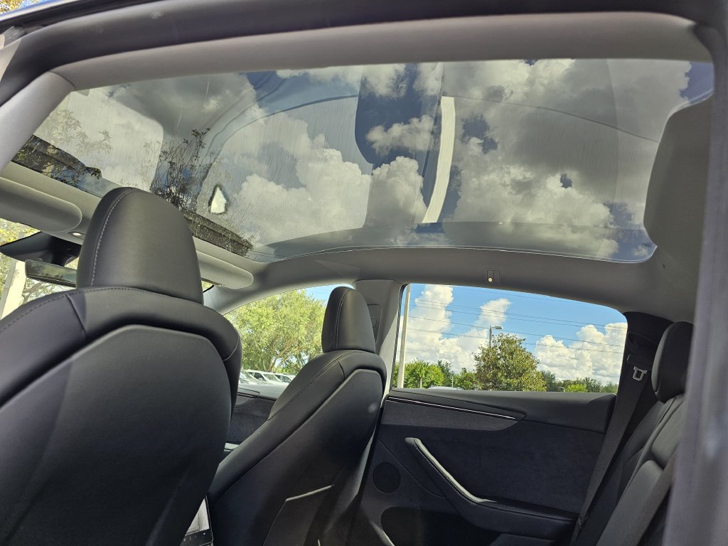 Used 2026 Tesla Model Y Long Range AWD/4WD image 17