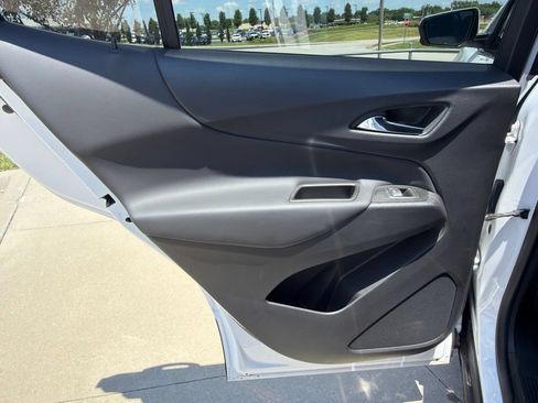 Used 2022 Chevrolet Equinox LT AWD/4WD image 39