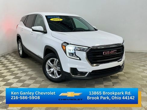 Certified 2022 GMC Terrain SLE w/ LPO, Floor Liner Package FWD image 3