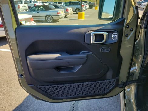 New 2026 Jeep Gladiator Willys AWD/4WD image 17