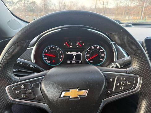 Used 2020 Chevrolet Malibu LT image 16