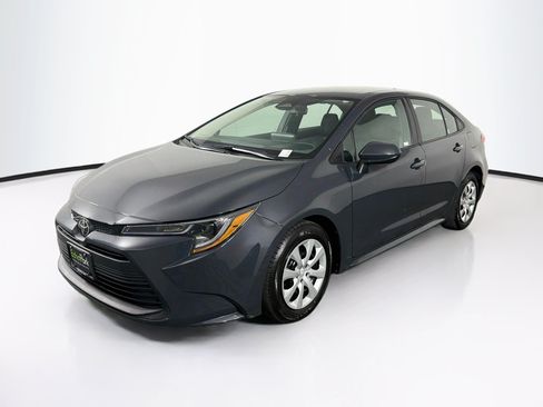 Used 2025 Toyota Corolla LE FWD image 3
