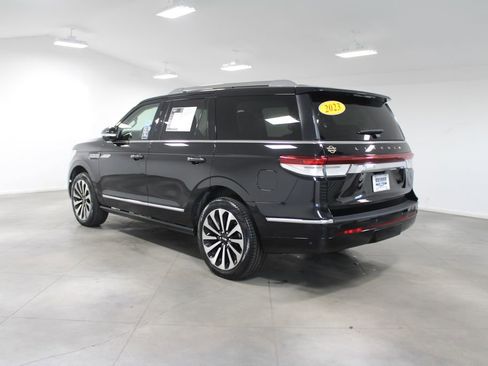 Used 2023 Lincoln Navigator Reserve image 7