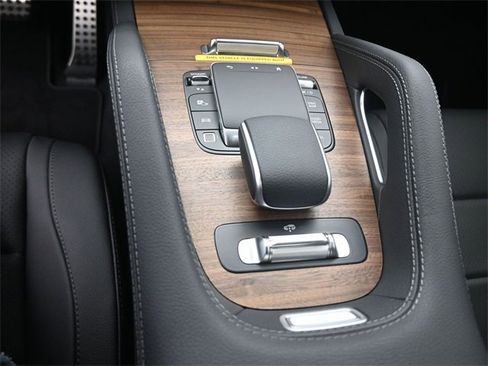 New 2025 Mercedes-Benz GLS 450 4MATIC image 9