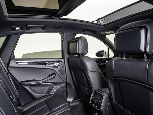 Certified 2026 Porsche Macan AWD/4WD image 16