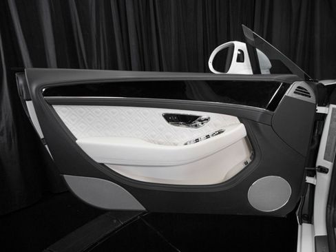 Used 2020 Bentley Continental GT V8 First Edition image 32