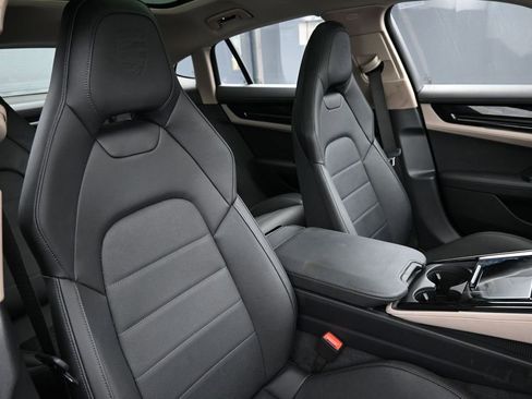 Certified 2025 Porsche Panamera RWD image 28