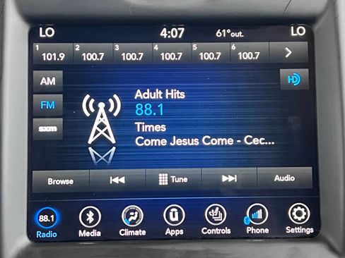 Used 2018 Chrysler 300 S image 31