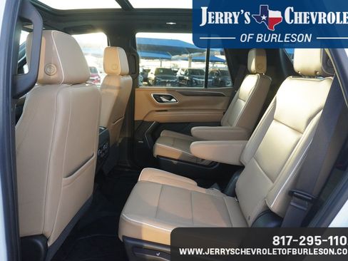 Used 2021 Chevrolet Tahoe Premier w/ Premium Package image 7