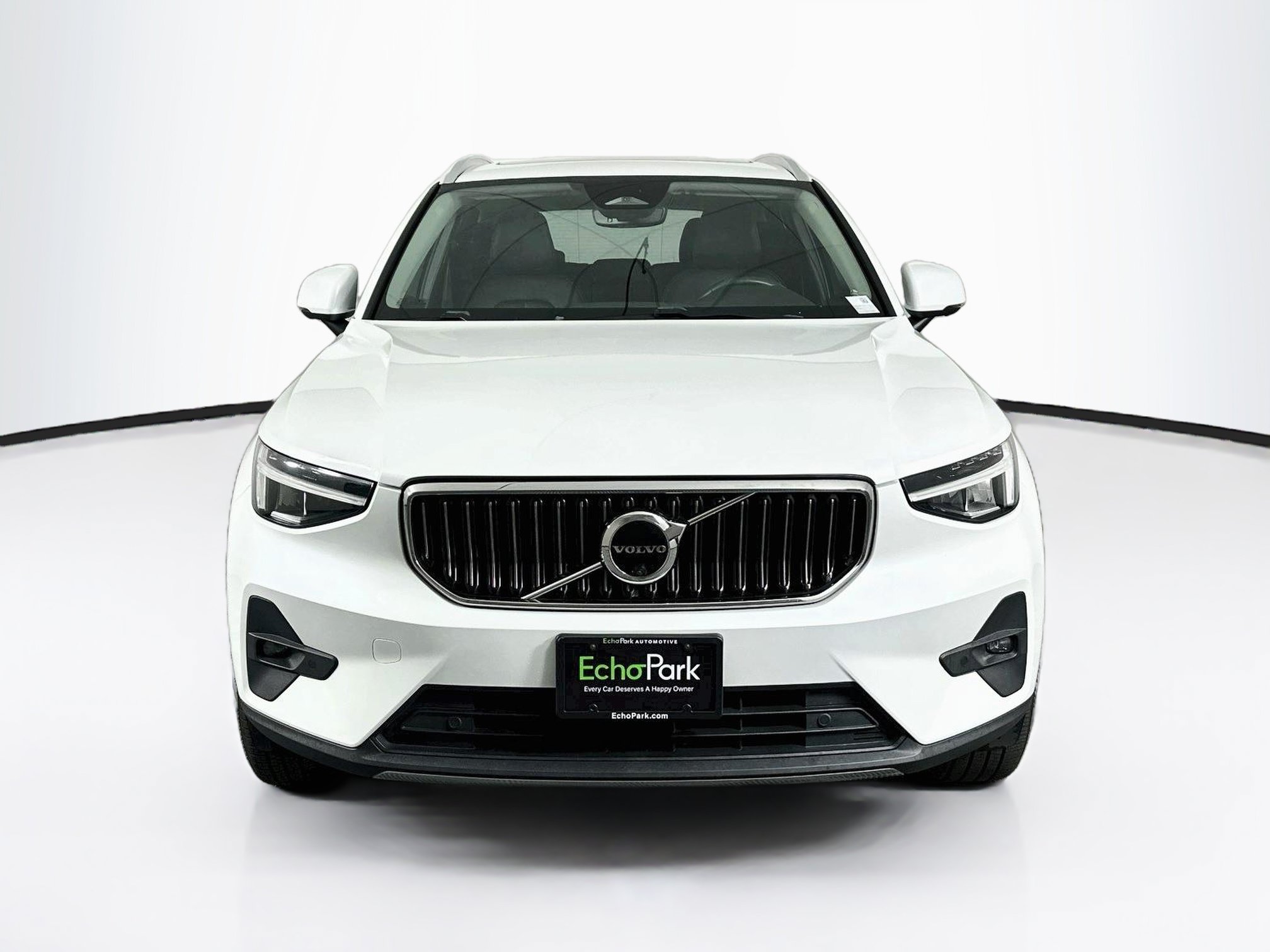 Used 2023 Volvo XC40 B5 Ultimate w/ Protection Package Premier AWD/4WD image 2