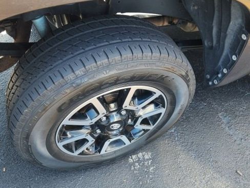 Used 2019 Toyota Tundra SR5 w/ TRD Off Road Package image 5