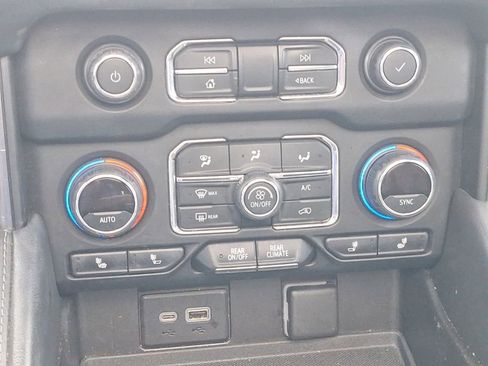 Used 2021 Chevrolet Tahoe Z71 image 46