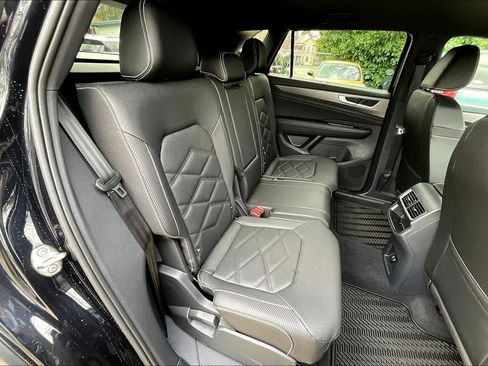 New 2025 Volkswagen Atlas Cross Sport SE image 20