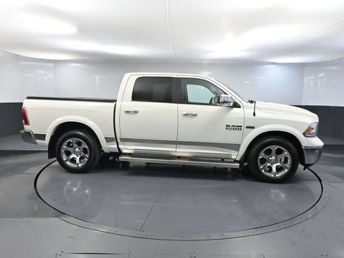 Used 2018 RAM 1500 Laramie w/ Convenience Group AWD/4WD image 3