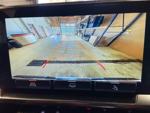 Used 2024 GMC Sierra 1500 SLE w/ Preferred Package image 21