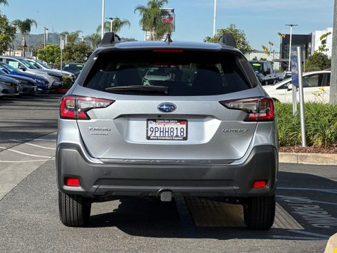 Certified 2025 Subaru Outback Premium image 5