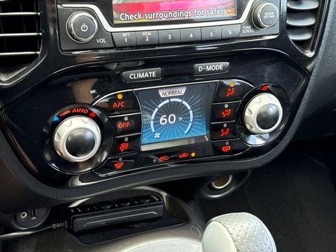 Used 2015 Nissan Juke SV AWD/4WD image 20
