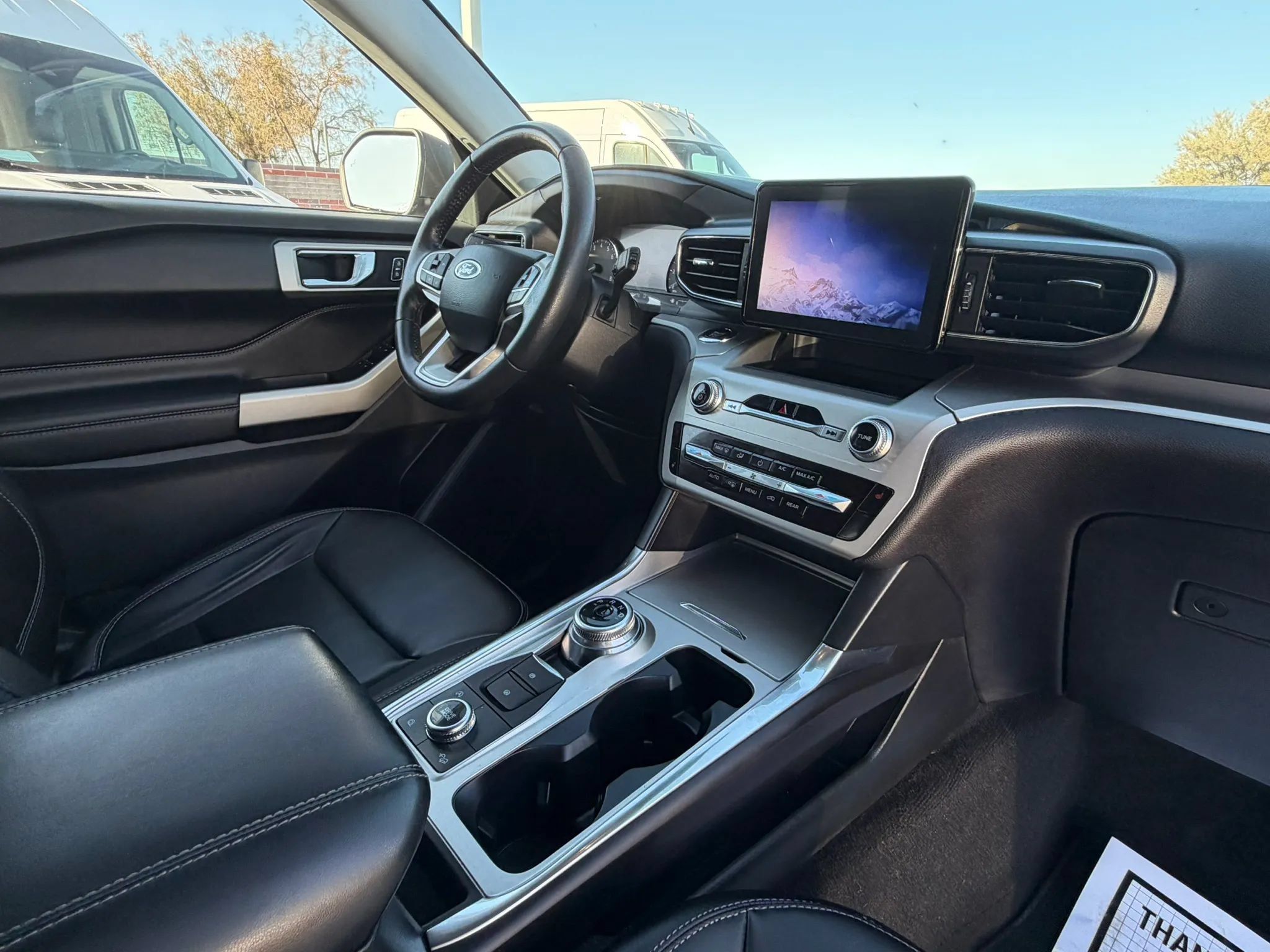 Used 2021 Ford Explorer XLT w/ Equipment Group 202A AWD/4WD image 15
