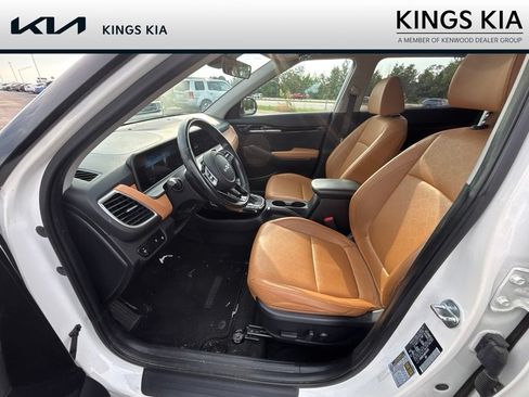 Used 2024 Kia Seltos EX AWD/4WD image 5