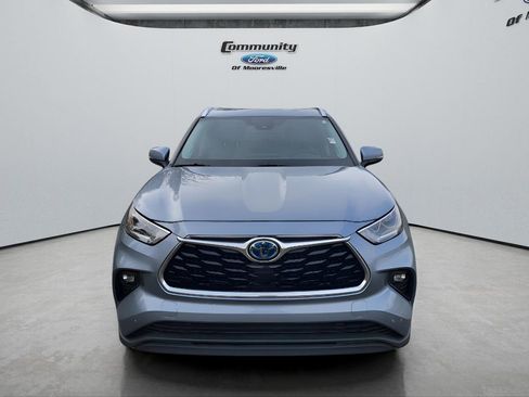 Used 2021 Toyota Highlander Limited image 2