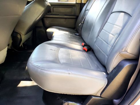 Used 2018 RAM 3500 Tradesman w/ Chrome Appearance Group image 44