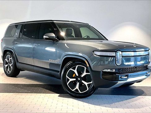 Used 2023 Rivian R1S Adventure image 12