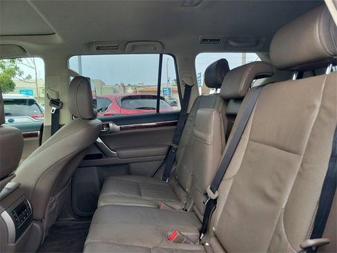 Used 2015 Lexus GX 460 image 12