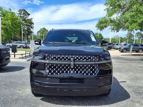 New 2026 Lincoln Navigator L Black Label AWD/4WD image 3