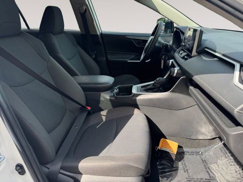 Used 2023 Toyota RAV4 LE FWD image 15