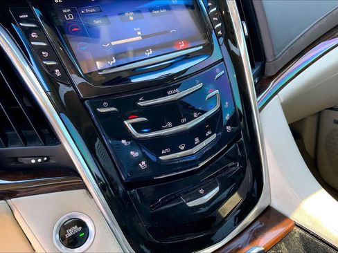 Used 2017 Cadillac Escalade Luxury AWD/4WD image 33
