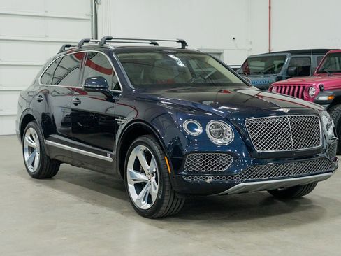 Used 2020 Bentley Bentayga V8 image 12