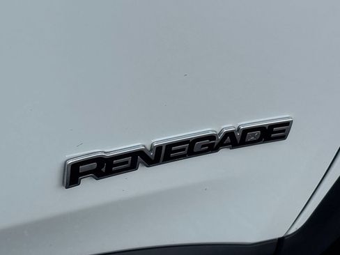 Used 2023 Jeep Renegade Latitude AWD/4WD image 25