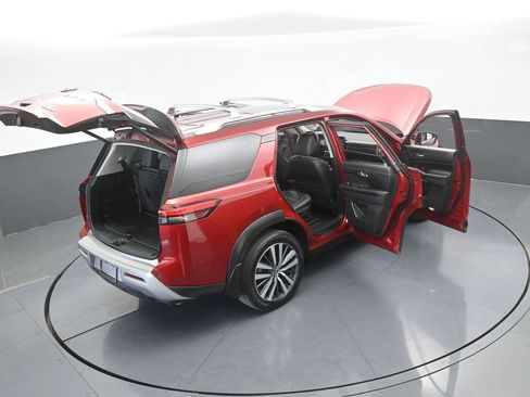 Used 2022 Nissan Pathfinder Platinum w/ Cargo Package FWD image 81