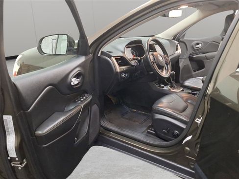 Used 2016 Jeep Cherokee Limited AWD/4WD image 23