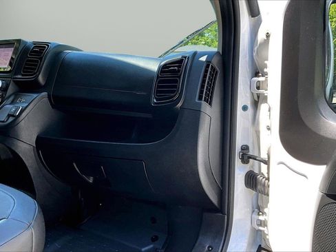 Used 2024 RAM ProMaster 2500 w/ Convenience Group FWD image 18