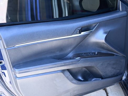 Used 2022 Toyota Camry SE w/ Carpet Mat Package (TMS) FWD image 8