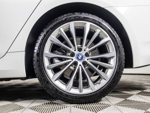 Used 2023 BMW 530e w/ Convenience Package RWD image 43