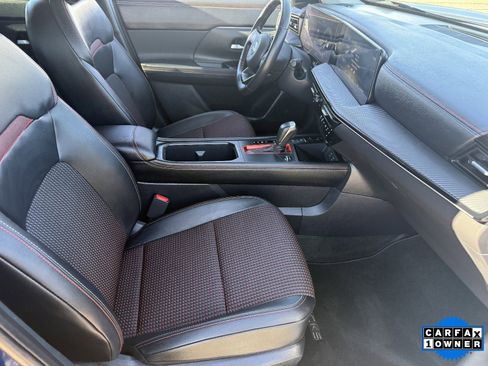 Certified 2025 Nissan Kicks SR image 12