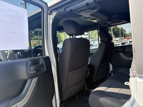 Used 2012 Jeep Wrangler Unlimited Sport AWD/4WD image 14