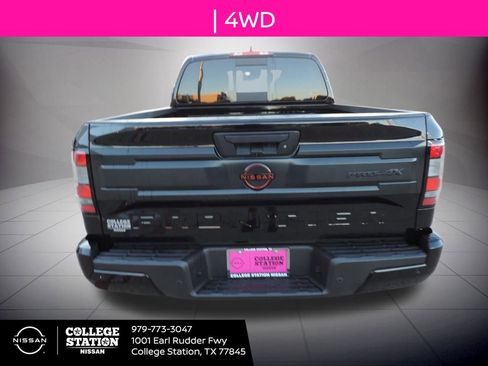 Used 2025 Nissan Frontier PRO-4X image 5