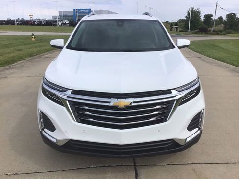 Used 2023 Chevrolet Equinox Premier AWD/4WD image 2