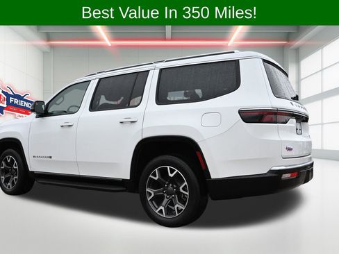 Used 2024 Jeep Wagoneer Series III image 2